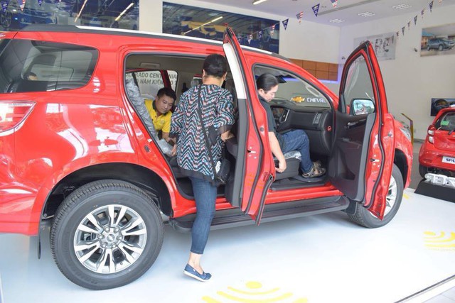 Đối thủ khan hàng, Chevrolet Trailblazer ồ ạt về đại lý toàn quốc, giảm giá 80 triệu đồng - Ảnh 2. Đối thủ khan hàng, Chevrolet Trailblazer ồ ạt về đại lý toàn quốc, giảm giá 80 triệu đồng - Ảnh 2.