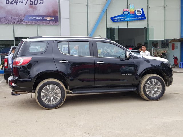 Đối thủ khan hàng, Chevrolet Trailblazer ồ ạt về đại lý toàn quốc, giảm giá 80 triệu đồng - Ảnh 8. Đối thủ khan hàng, Chevrolet Trailblazer ồ ạt về đại lý toàn quốc, giảm giá 80 triệu đồng - Ảnh 8.