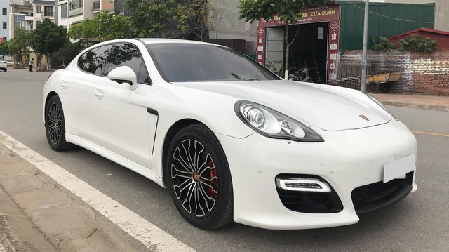 Porsche Panamera 2010 độ mâm siêu xe 918 Spyder rao bán lại giá 1,95 tỷ tại Hà Nội