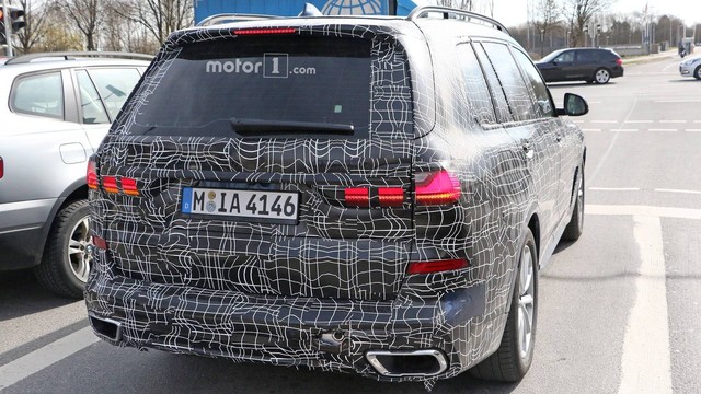 BMW dùng pha lê Swarovski trang trí cần gạt số cho SUV lớn nhất sắp ra mắt - Ảnh 5.