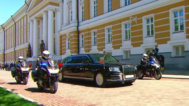 Chiếc limousine mới toanh của tổng thống Putin sắp có mặt trên thị trường - Ảnh 2.