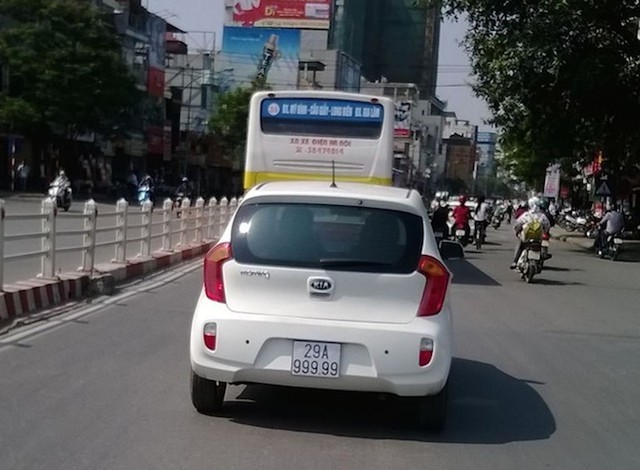 Thêm một xe Kia Morning biển ngũ quý lăn bánh - Ảnh 4. Thêm một xe Kia Morning biển ngũ quý lăn bánh - Ảnh 4.