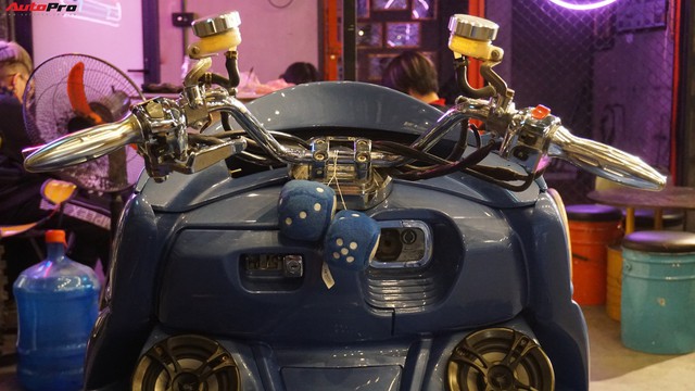 Phi thuyền mặt đất Yamaha Maxam độ bánh béo, nâng hạ gầm độc nhất Việt Nam - Ảnh 15. Phi thuyền mặt đất Yamaha Maxam độ bánh béo, nâng hạ gầm độc nhất Việt Nam - Ảnh 15.