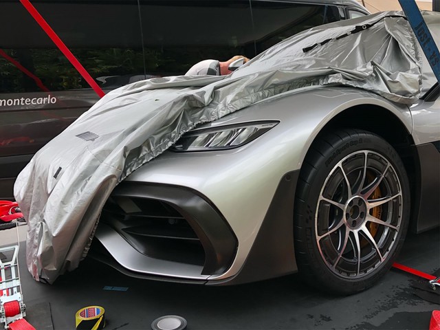 Mẫu xe mạnh mẽ nhất của Mercedes-AMG là Project One lần đầu lộ diện trên phố - Ảnh 3.