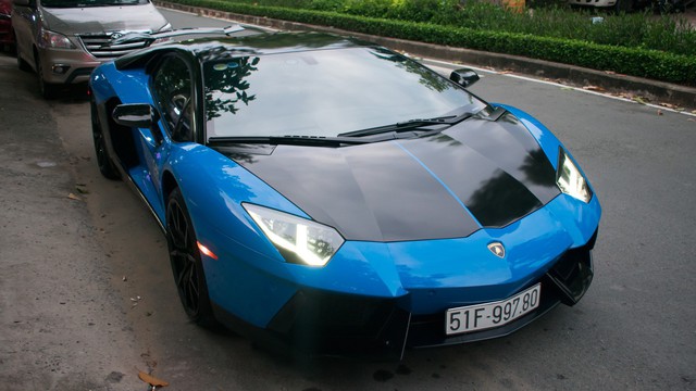 Siêu xe Lamborghini Aventador độc nhất Việt Nam khoác áo mới