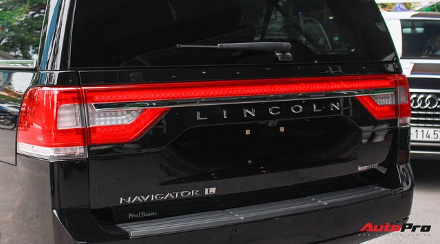 Cùng phân khúc Lexus LX570, Lincoln Navigator L 2016 được chào bán giá chỉ 5,8 tỷ đồng - Ảnh 20.