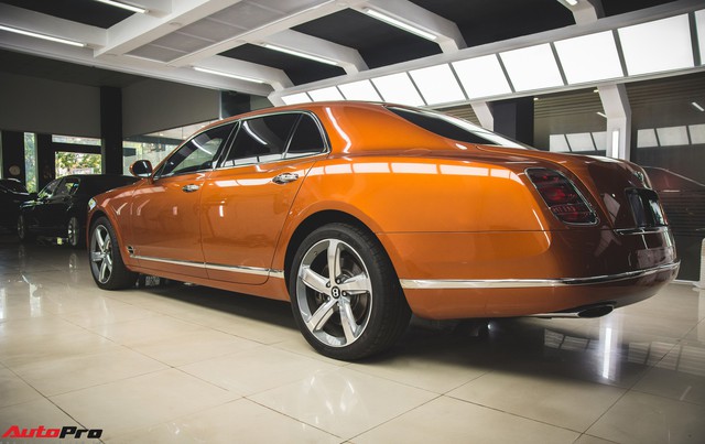 Chiêm ngưỡng Bentley Mulsanne Speed màu cam độc nhất vô nhị tại Việt Nam - Ảnh 7. Chiêm ngưỡng Bentley Mulsanne Speed màu cam độc nhất vô nhị tại Việt Nam - Ảnh 7.