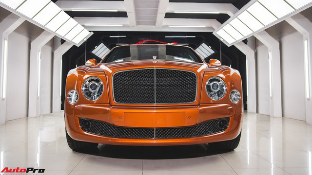 Chiêm ngưỡng Bentley Mulsanne Speed màu cam độc nhất vô nhị tại Việt Nam