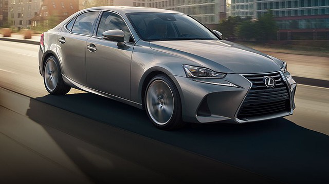Lexus quay lưng với IS, GS mới