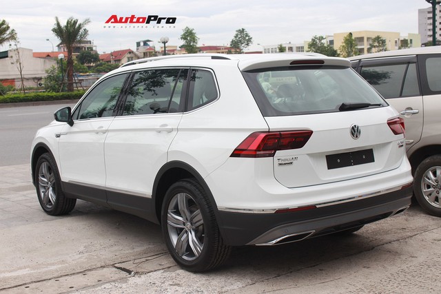 SUV 7 chỗ Volkswagen giá 1,7 tỷ đồng đã có mặt tại đại lý, sẵn sàng đấu Mercedes-Benz GLC - Ảnh 3. SUV 7 chỗ Volkswagen giá 1,7 tỷ đồng đã có mặt tại đại lý, sẵn sàng đấu Mercedes-Benz GLC - Ảnh 3.