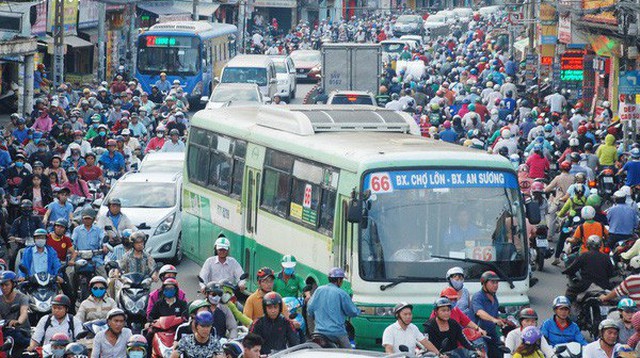 Đừng chỉ lo cạnh tranh với Grab, giao thông Việt Nam còn chằng chịt vấn đề để các startup Việt giải quyết!