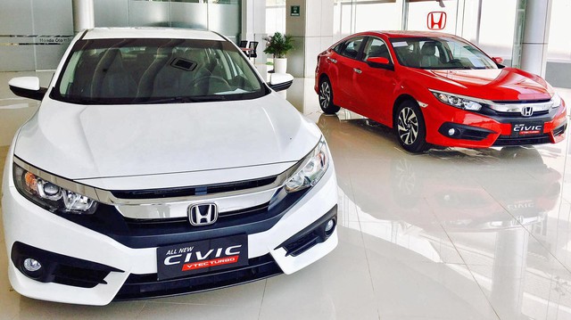 Thêm phiên bản mới giá rẻ, Honda Civic đắt khách kỷ lục tại Việt Nam