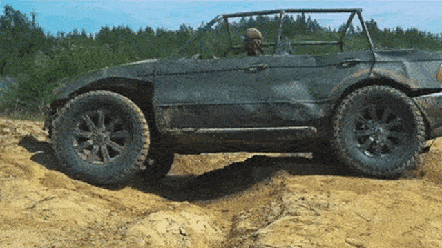 Tay chơi tóm được BMW X5 bị bỏ rơi, phá tung và biến thành xe offroad chuyên dụng