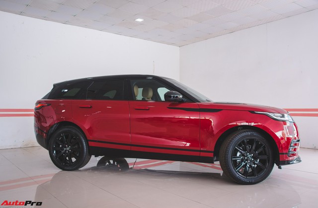 Soi kĩ Range Rover Velar màu đỏ đầu tiên của Việt Nam - Ảnh 3.