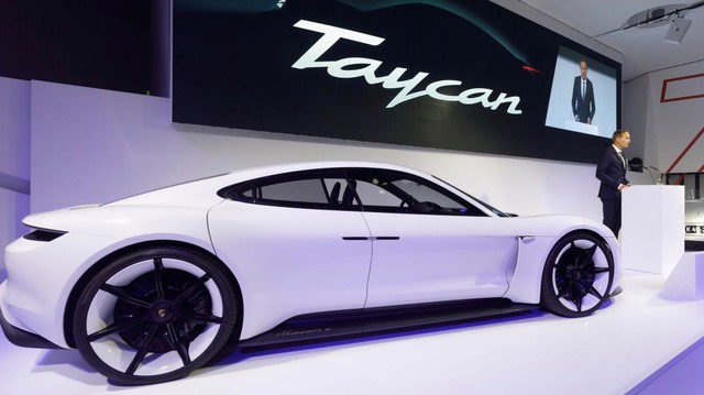 Đọc tên mẫu xe hoàn toàn mới của Porsche là Taycan thế nào cho đúng?