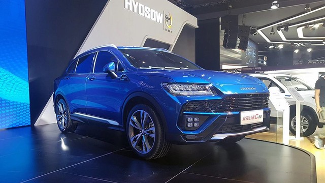 Xe Trung Quốc nhái Lamborghini Urus chính thức ra mắt