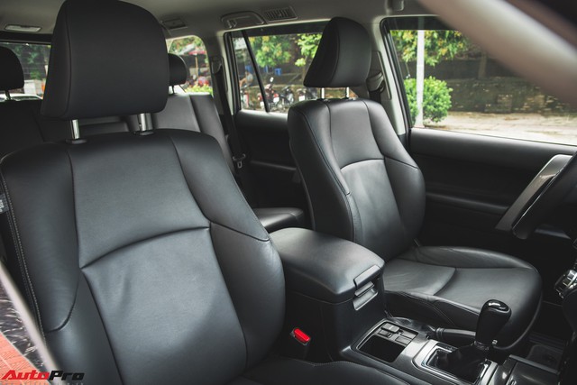 Thánh giữ giá Toyota Prado đi 10.000km vẫn bán lại 2,2 tỷ đồng, chỉ mất tiền lăn bánh - Ảnh 11. Thánh giữ giá Toyota Prado đi 10.000km vẫn bán lại 2,2 tỷ đồng, chỉ mất tiền lăn bánh - Ảnh 11.