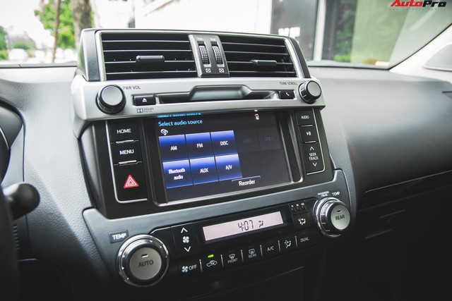 Thánh giữ giá Toyota Prado đi 10.000km vẫn bán lại 2,2 tỷ đồng, chỉ mất tiền lăn bánh - Ảnh 12. Thánh giữ giá Toyota Prado đi 10.000km vẫn bán lại 2,2 tỷ đồng, chỉ mất tiền lăn bánh - Ảnh 12.