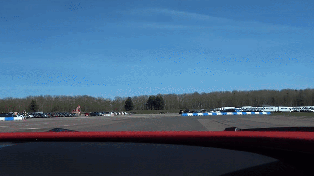 Siêu xe bạc tỉ Bugatti Veyron phóng 335 km/h và cái kết không toàn vẹn