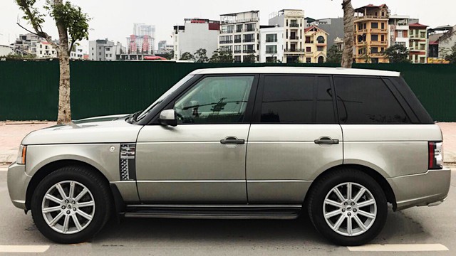 Range Rover Supercharged có giá chưa tới 2 tỷ đồng sau 4 vạn km - Ảnh 23. Range Rover Supercharged có giá chưa tới 2 tỷ đồng sau 4 vạn km - Ảnh 23.