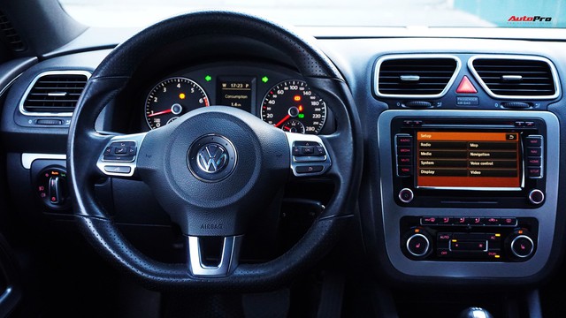 Sau 7 năm, mẫu xe thể thao hatchback Volkswagen Scirocco có giá 550 triệu đồng - Ảnh 12.