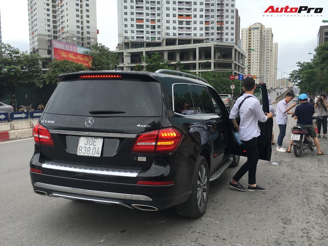 Nam thanh, nữ tú đi thi bằng xe sang tiền tỷ ở Hà Nội - Ảnh 7. Nam thanh, nữ tú đi thi bằng xe sang tiền tỷ ở Hà Nội - Ảnh 7.