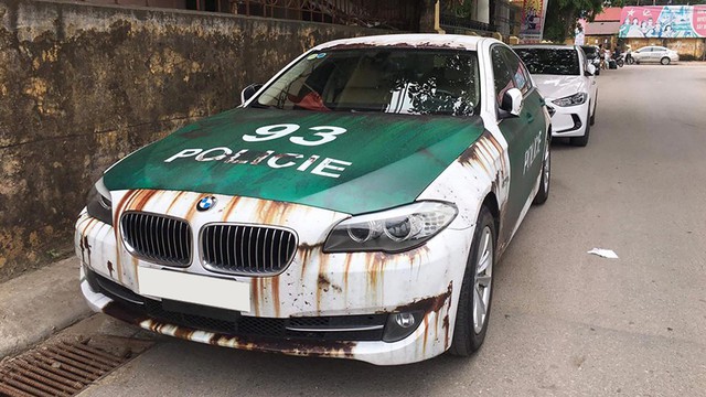 Bộ đôi xe sang tiền tỷ BMW và Audi phong cách gỉ sét của dân chơi Việt khiến không ít người xót xa