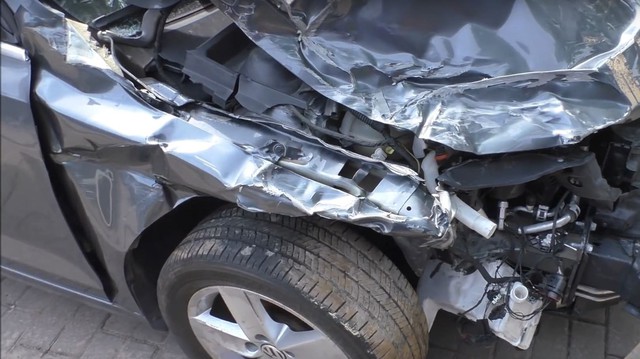 Xe bán sắt vụn Volkswagen Jetta được sửa lại như mới sau 1 tuần