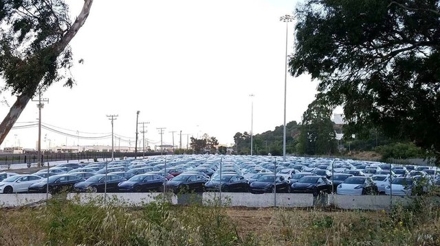 Tesla chất đống Model 3, cố tình chậm trễ cuộc đua không ai là người muốn về nhất