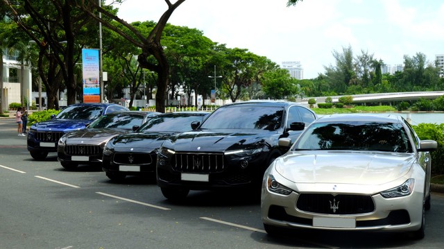 Offline kiểu đại gia: Mang dàn xe sang Maserati đi thưởng trà tại Sài Gòn