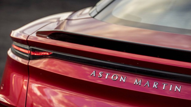 Aston Martin chính thức trình làng DBS Superleggera làm tín đồ siêu xe phát cuồng - Ảnh 9.
