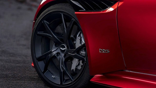 Aston Martin chính thức trình làng DBS Superleggera làm tín đồ siêu xe phát cuồng - Ảnh 12.