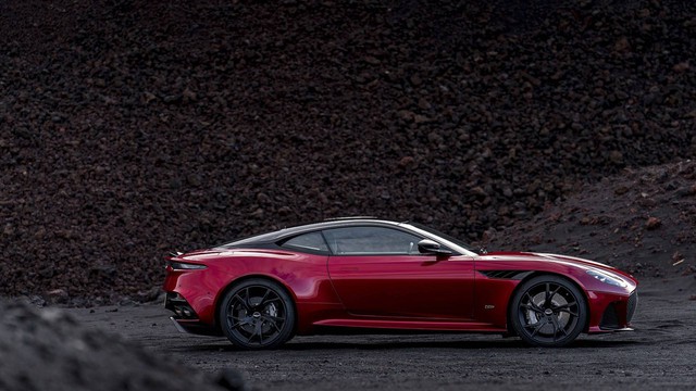Aston Martin chính thức trình làng DBS Superleggera làm tín đồ siêu xe phát cuồng - Ảnh 15.