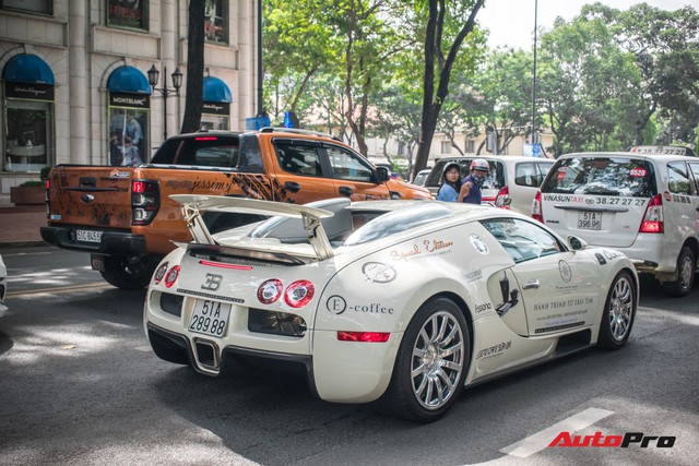 Chỉ riêng chiếc Bugatti Veyron đã ngốn hết ngần này tiền xăng của ông chủ cafe Trung Nguyên - Ảnh 4. Chỉ riêng chiếc Bugatti Veyron đã ngốn hết ngần này tiền xăng của ông chủ cafe Trung Nguyên - Ảnh 4.