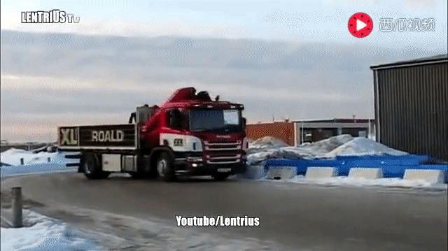 Clip: Những pha xử lý chuẩn từng centimet của các tài xế container