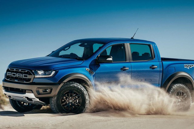 Ford Ranger Raptor tung video mới chuẩn bị cho ngày ra mắt tại Australia - Ảnh 1.
