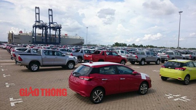 Cận cảnh Toyota Yaris bản vừa cập cảng Việt Nam, giá không đổi - Ảnh 3.
