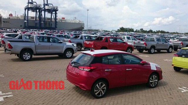 Cận cảnh Toyota Yaris bản vừa cập cảng Việt Nam, giá không đổi