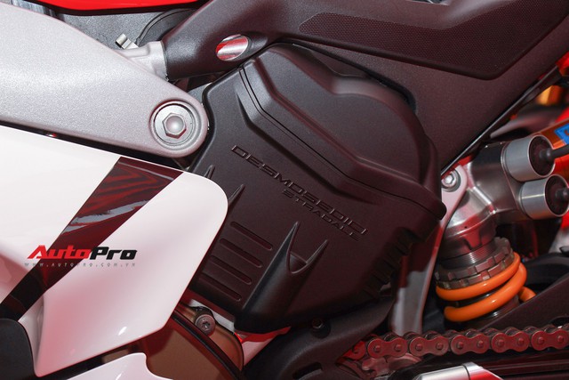 (4h) Chi tiết Ducati Panigale V4 Speciale giá ngang xe ô tô Mercedes-Benz của Biker Việt - Ảnh 28. (4h) Chi tiết Ducati Panigale V4 Speciale giá ngang xe ô tô Mercedes-Benz của Biker Việt - Ảnh 28.