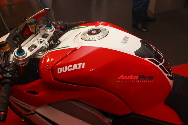 (4h) Chi tiết Ducati Panigale V4 Speciale giá ngang xe ô tô Mercedes-Benz của Biker Việt - Ảnh 10.
