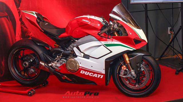 Chi tiết Ducati Panigale V4 Speciale giá ngang xe Mercedes-Benz của biker Việt
