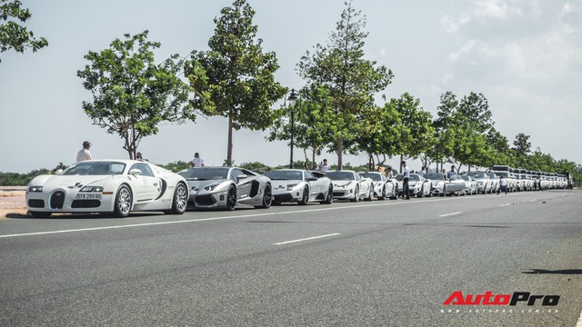 Bugatti Veyron có thể được đưa lên xe kéo để về đích trong hành trình xuyên Việt - Ảnh 2.