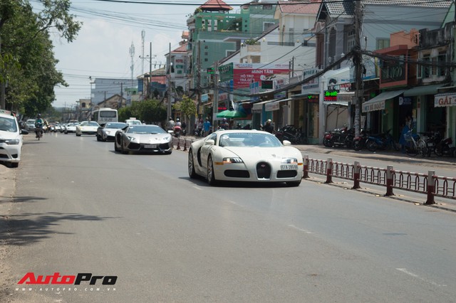 Khép lại Hành trình từ trái tim ngày 1: Đoàn siêu xe Trung Nguyên dừng chân ở Phan Thiết - Ảnh 5.