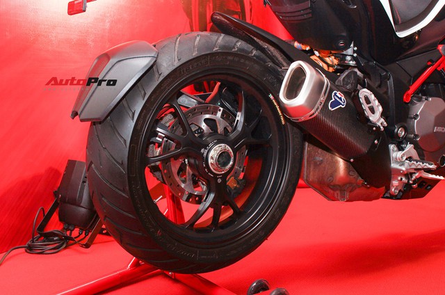 Ducati Multistrada 1260 Pikes Peak - Adventure cao cấp cho dân chơi Việt - Ảnh 16.
