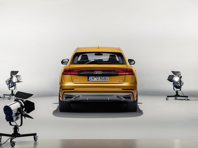 SUV chủ lực Audi Q8 lộ ảnh nóng ngay trước giờ ra mắt - Ảnh 4.