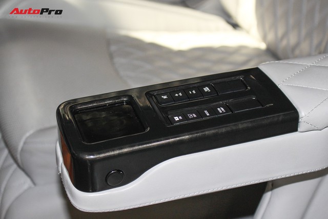 Khám phá xe gia đình Kia Carnival độ phong cách hạng sang vừa xuất hiện tại Việt Nam - Ảnh 27. Khám phá xe gia đình Kia Carnival độ phong cách hạng sang vừa xuất hiện tại Việt Nam - Ảnh 27.