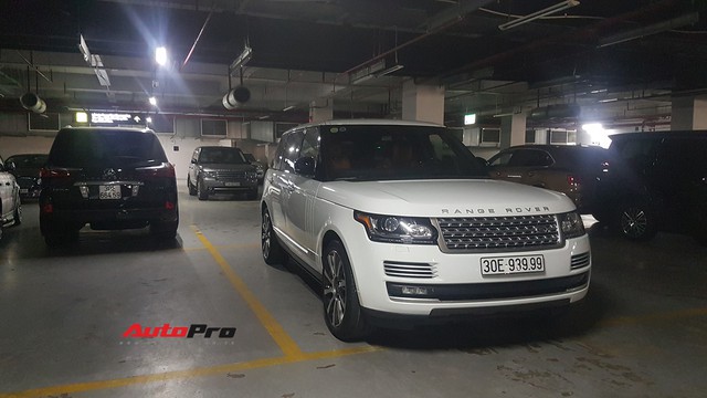 Siêu xe, xe siêu sang nằm san sát nhau tại hầm trung tâm thương mại ở Hà Nội - Ảnh 10. Siêu xe, xe siêu sang nằm san sát nhau tại hầm trung tâm thương mại ở Hà Nội - Ảnh 10.
