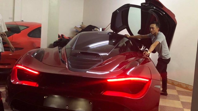 Cường Đô La bất ngờ xuất hiện cùng McLaren 720S