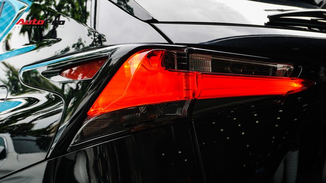 Chạy 3 năm, Lexus NX300h Hybrid vẫn giữ được diện mạo như mới  - Ảnh 6.