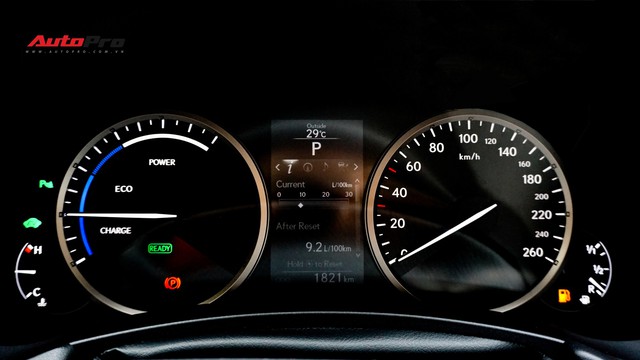 Chạy 3 năm, Lexus NX300h Hybrid vẫn giữ được diện mạo như mới  - Ảnh 10.